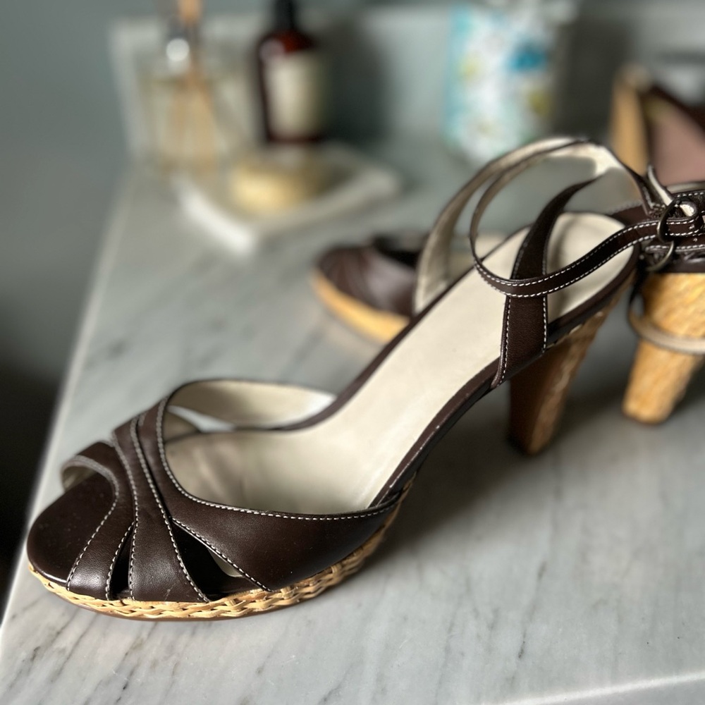 Elegant Brown Leather Women's Basketweave Heels with contrast stitching.🤎